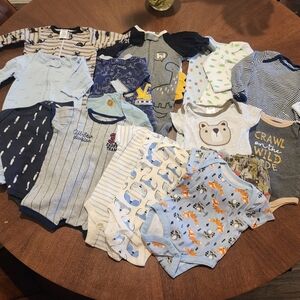 Boys 0-3mo Baby Clothes Lot